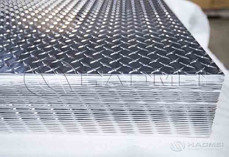 Diamond plate 4 x 8 sheets .jpg
