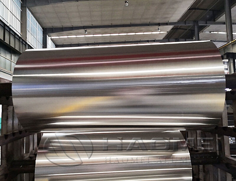 Aluminum foil jumbo roll